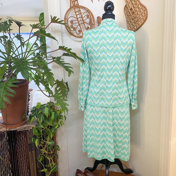 SOLD Vintage 60s Mid Mod Skirt Suit - Picture 5 of 10